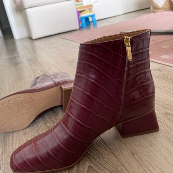 Circus by Sam Edelman Red Daysi Kitten Block-Heel Booties - Picture 5 of 6